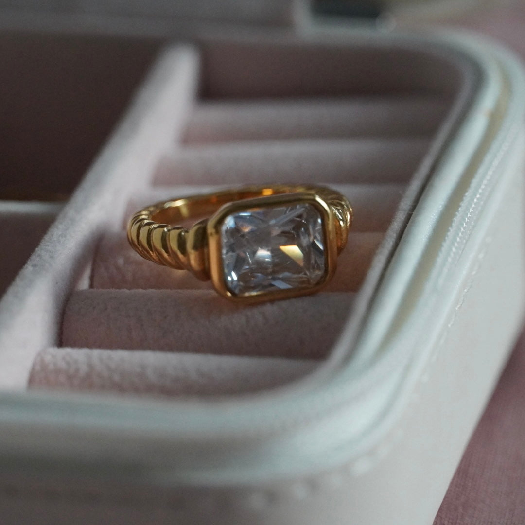 Big Crystal Ring