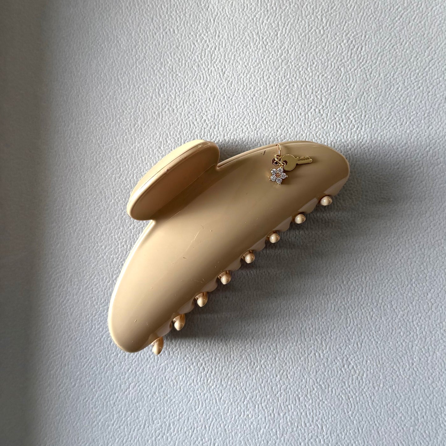 Charmed Clip - Key x Flower