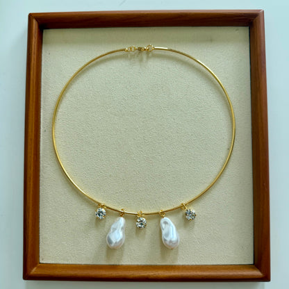 The Collar Necklace